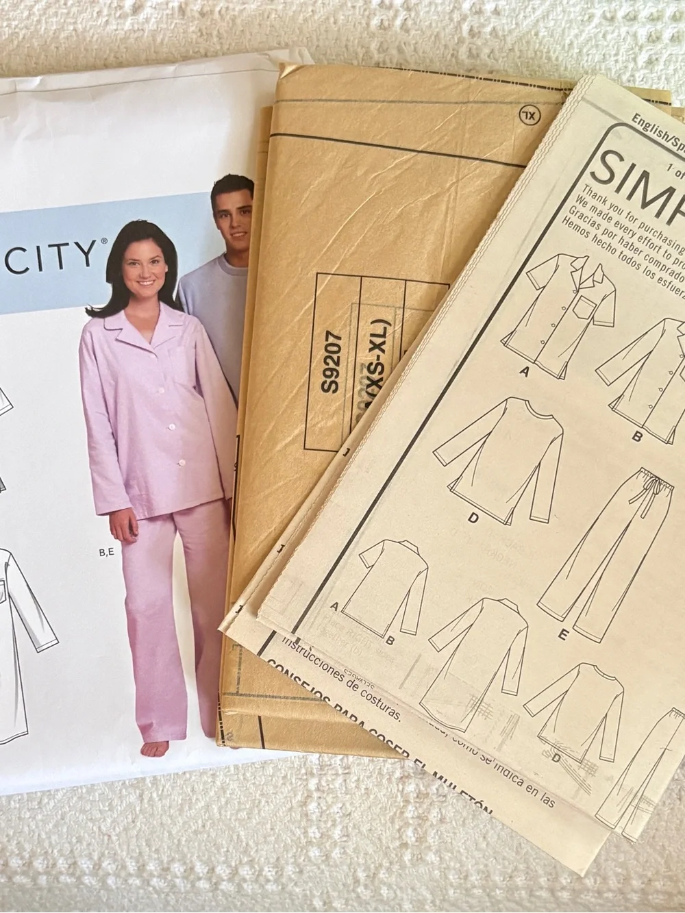 Simplicity Pattern S9207 A for Unisex Nightshirt, Pajama Tops, and Pajama Bottom